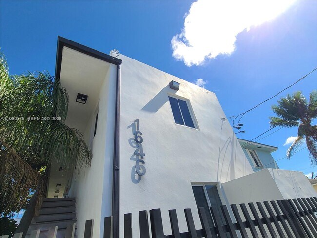 Foto del edificio - 1646 NW 1st Pl