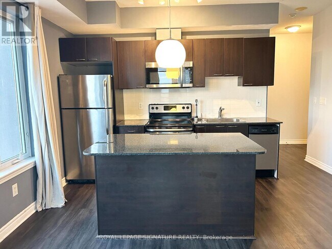 Building Photo - 385 Prince of Wales Dr