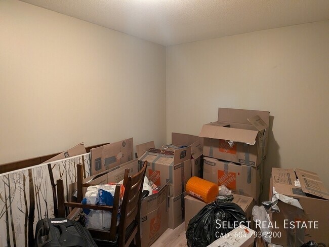 Photo du bâtiment - 46289 Yale Rd