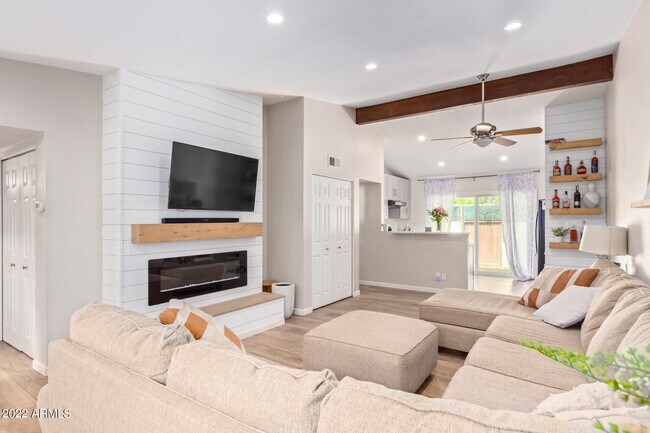 Foto del edificio - 4916 E Edgemont Ave
