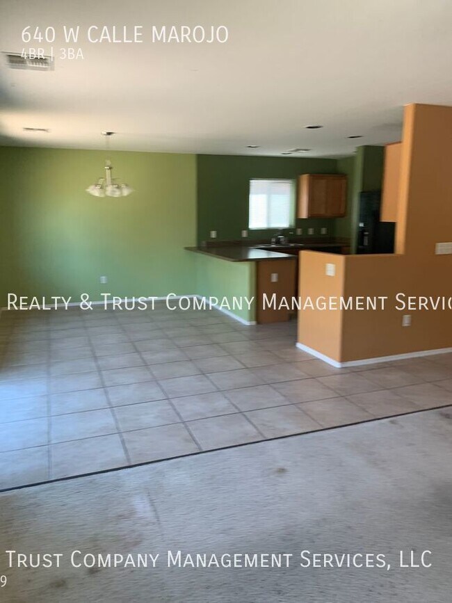Building Photo - Large Rancho Sahuarita 4bd plus den 2.5 Ba...