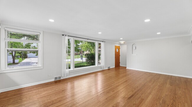 Foto del edificio - 893 S Poplar Ave