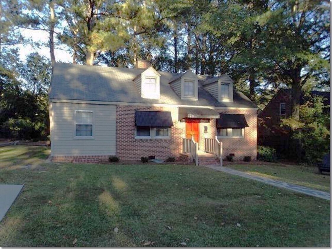 Foto principal - 1524 Branch St NW