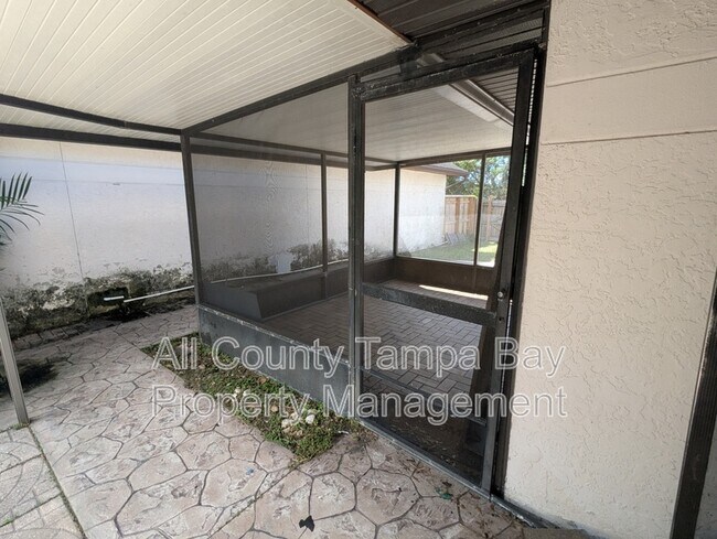 Building Photo - 10914 Landon Ln