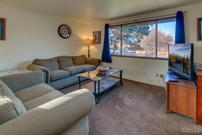 Foto del edificio - 2348-2348 SW Umatilla Ave