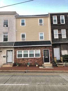 Primary Photo - 217 E Market St