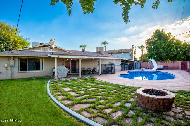 Foto del edificio - 8432 E Redwing Rd