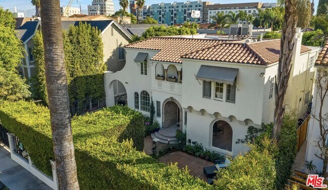 Foto del edificio - 748 S Cloverdale Ave