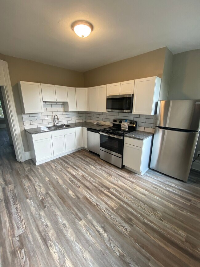 Foto del edificio - 10 Lawson Ave