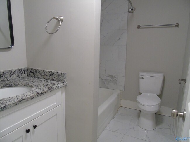 Foto del edificio - 1107 England St NE