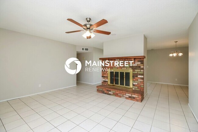Building Photo - 4 Bedroom Pet-Friendly Home in Apache Junction, AZ with Main Street Renewal