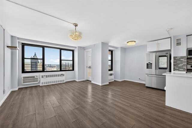 Foto del edificio - 10 Huron Ave