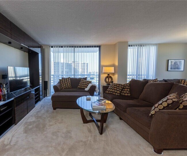 Foto del edificio - 3300 NE 192nd St