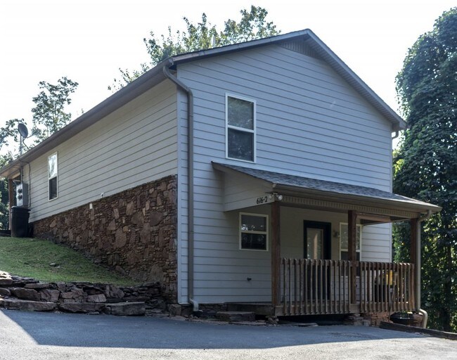 Building Photo - 616 N Cunningham Road 1