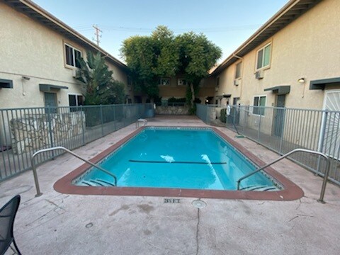 Foto principal - 1620 N San Fernando Blvd