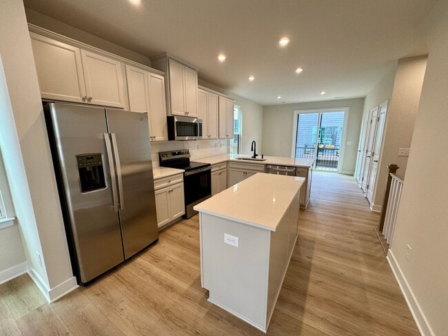 Building Photo - 5021 Chinook Ln
