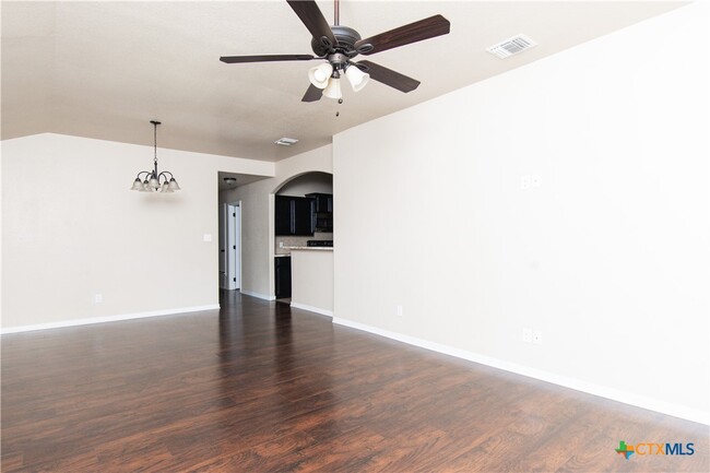 Building Photo - 1102 Grace Point Dr