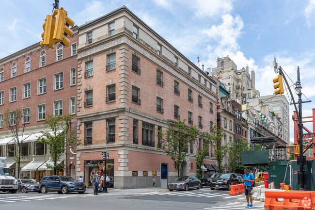 Foto del edificio - 20 E 65th St