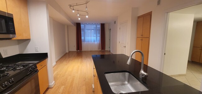 Building Photo - 1117 10th St NW