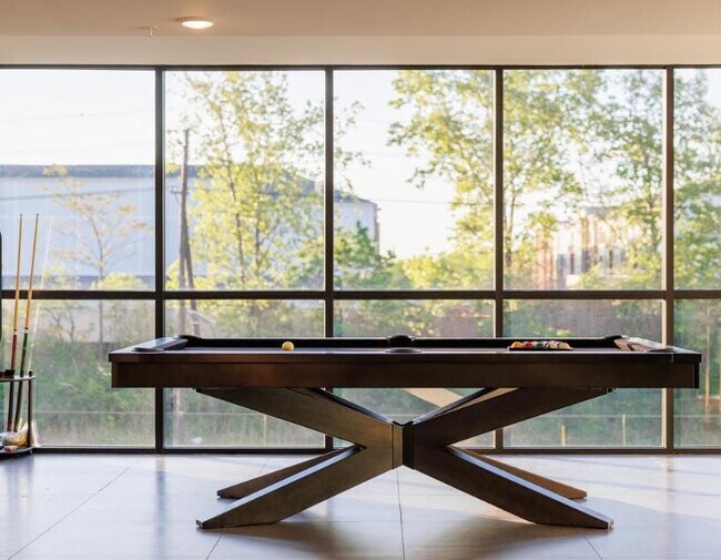 Foto del edificio - 671 Ave E