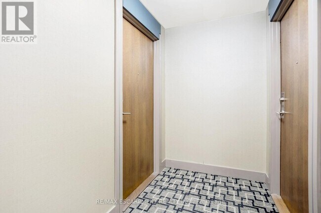 Building Photo - 3975 Grand Park Dr