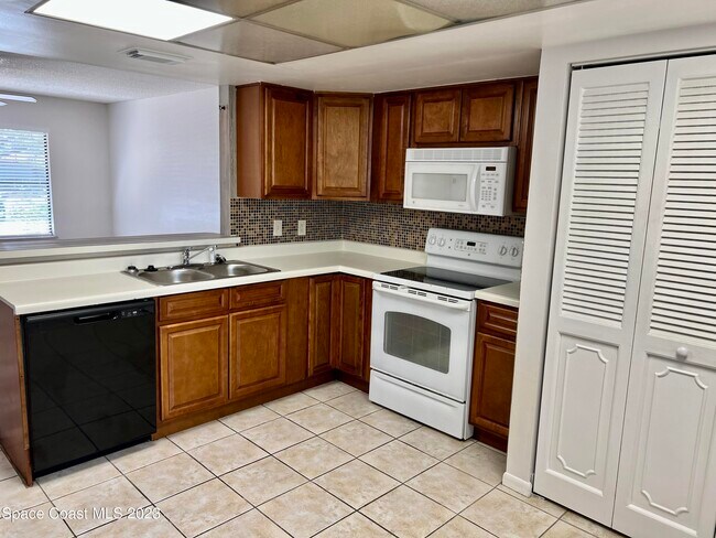 Building Photo - 1515 Huntington Ln