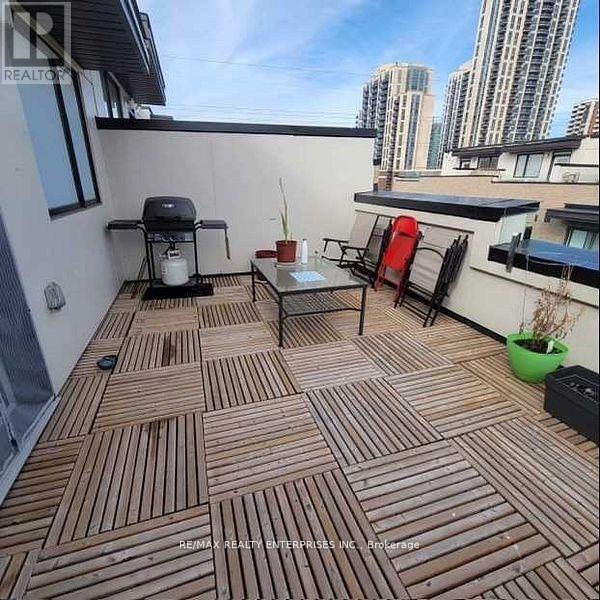 Photo du bâtiment - 32 Fieldway Rd