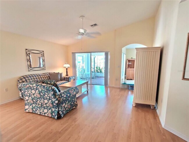 Foto del edificio - 10824 Collar Dr