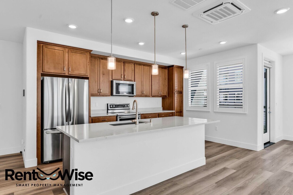 Photo - 2835 5th St (Alameda, CA)