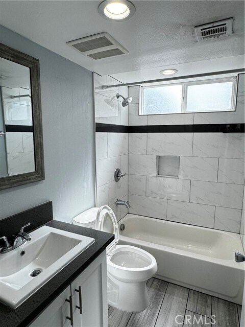 Foto del edificio - 433 E 30th St