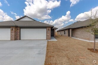 Building Photo - 2345 SW 90th Pl