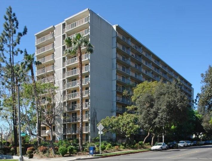 Foto principal - 560 E Villa St