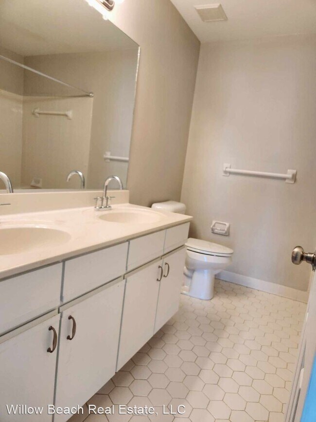 Building Photo - 2 br, 2.5 bath House - 118 East Bristol La...