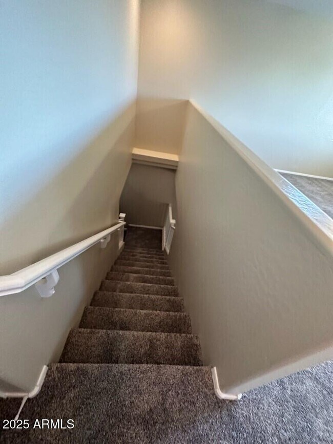 Foto del edificio - 23811 W Desert Bloom St