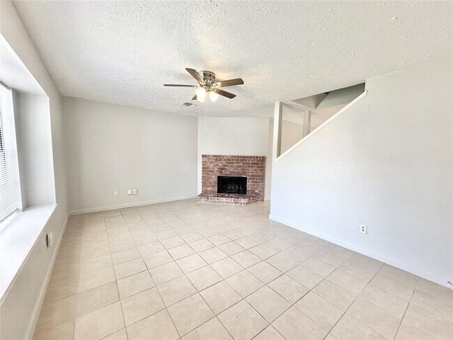 Building Photo - 10039 Spring Pl Dr