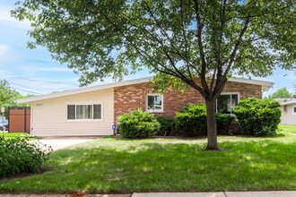 Building Photo - 4615 Larch Ave