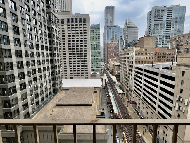 Building Photo - 200 N Dearborn St