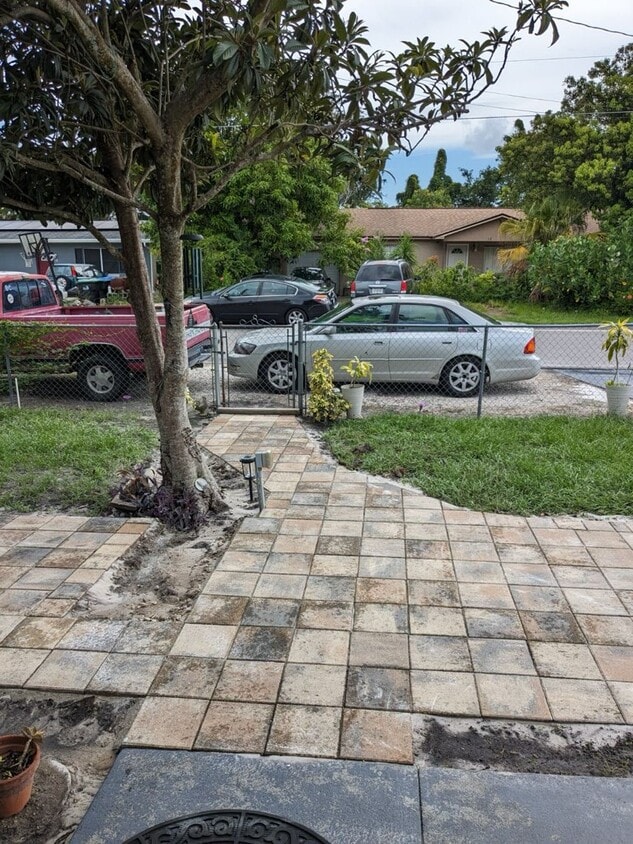 Building Photo - 11 N Lancelot Ave