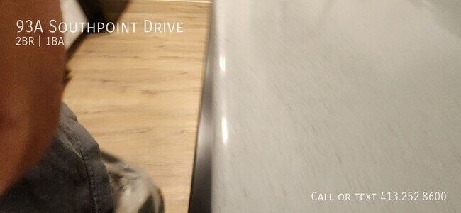 Foto del edificio - 93 Southpoint Dr