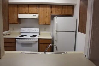 Building Photo - 16111 Aspenglen Dr