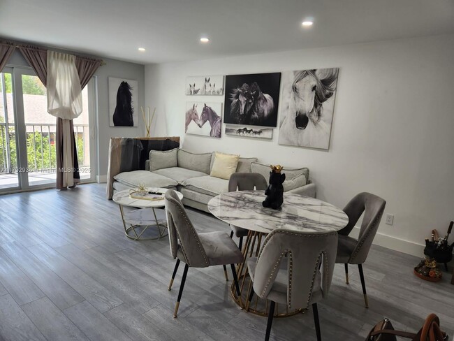 Foto del edificio - 17000 NW 67th Ave