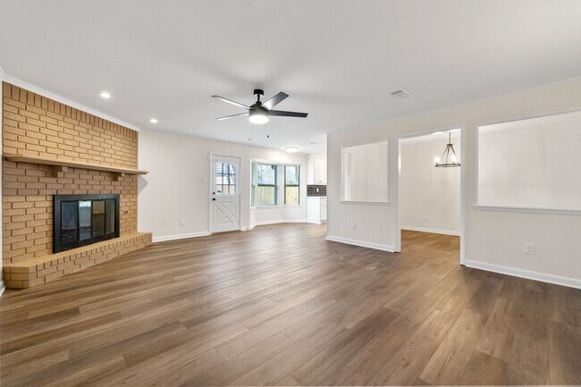 Foto del edificio - 3 BD 2 BA