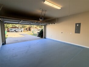 Building Photo - 8002 Brandon St