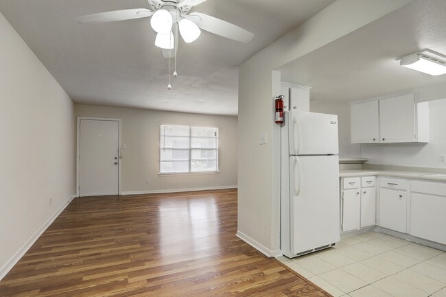 Building Photo - 1624 Marshall St