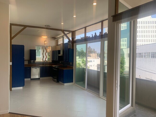Foto del edificio - 11685 Gorham Ave