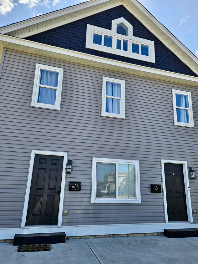 Foto principal - 67 W 2nd St