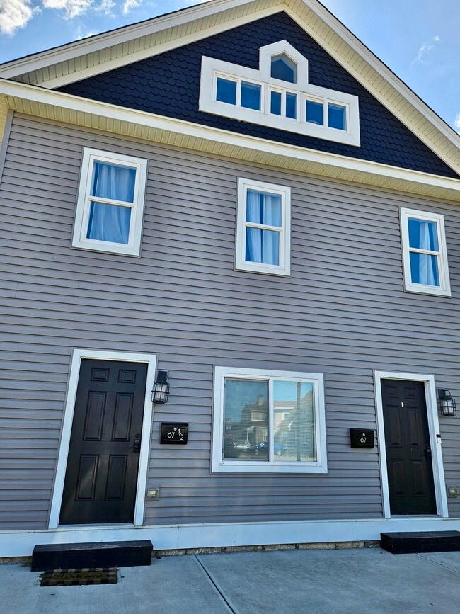 Building Photo - 67 W 2nd St