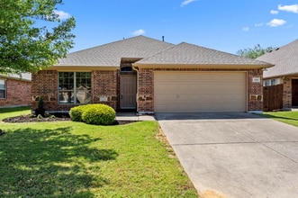 Building Photo - 2356 Aurora Dr