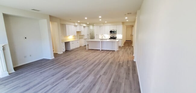 Foto del edificio - 1325 Juanita Ave