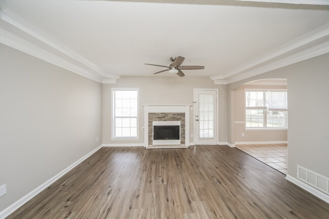 Building Photo - 4460 Okeechobee Dr
